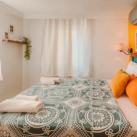 Oda ve Kahvaltı Kuytu Terrace 5*