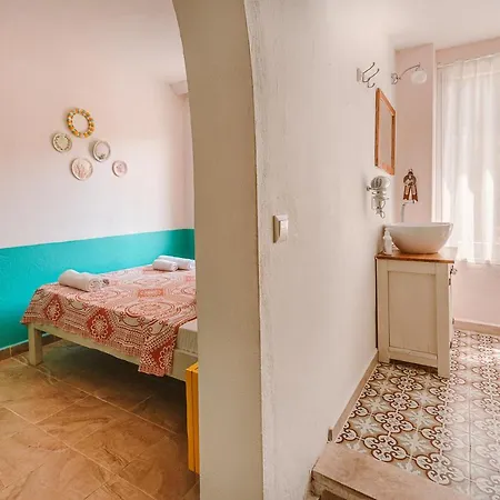 Kuytu Terrace Bed and Breakfast 5*