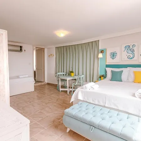 Kuytu Terrace Bed and Breakfast